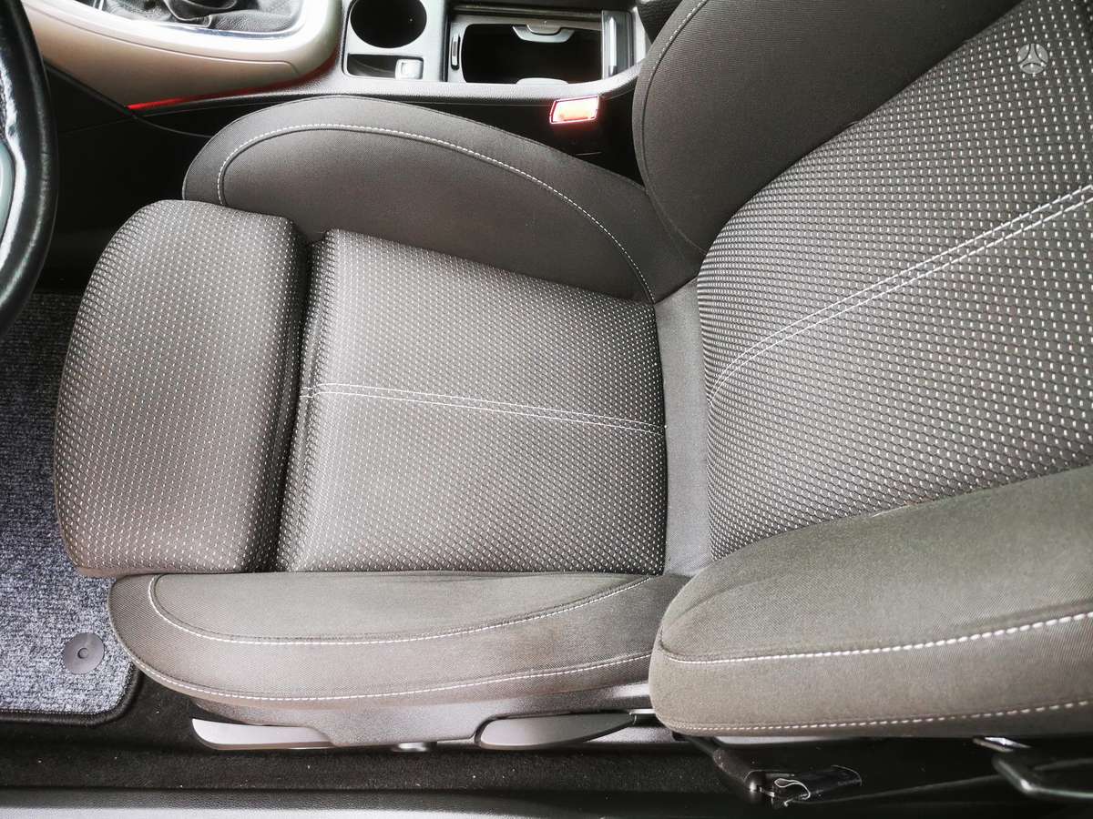 Opel Astra 2013 — photo 28