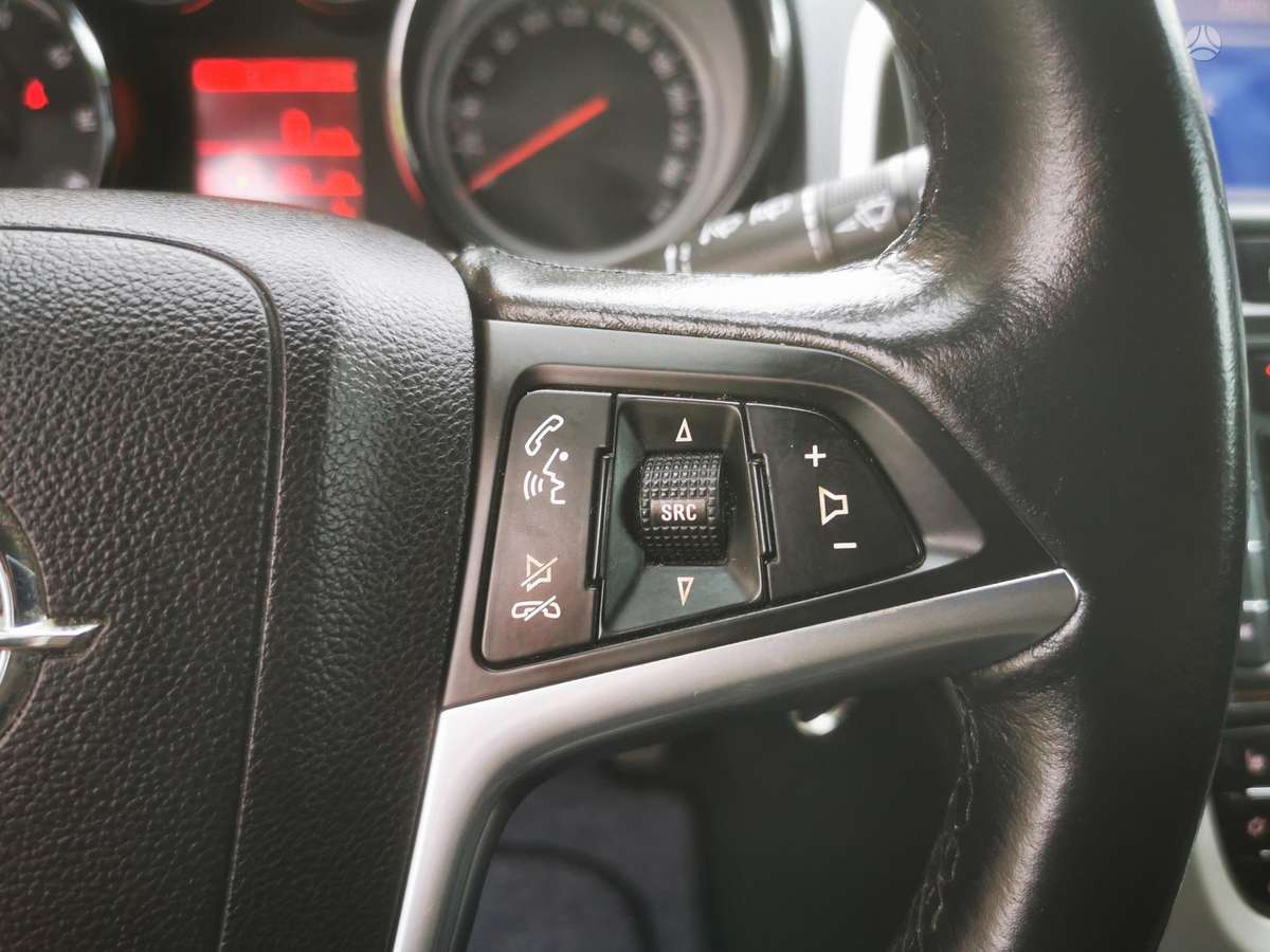 Opel Astra 2013 — photo 23