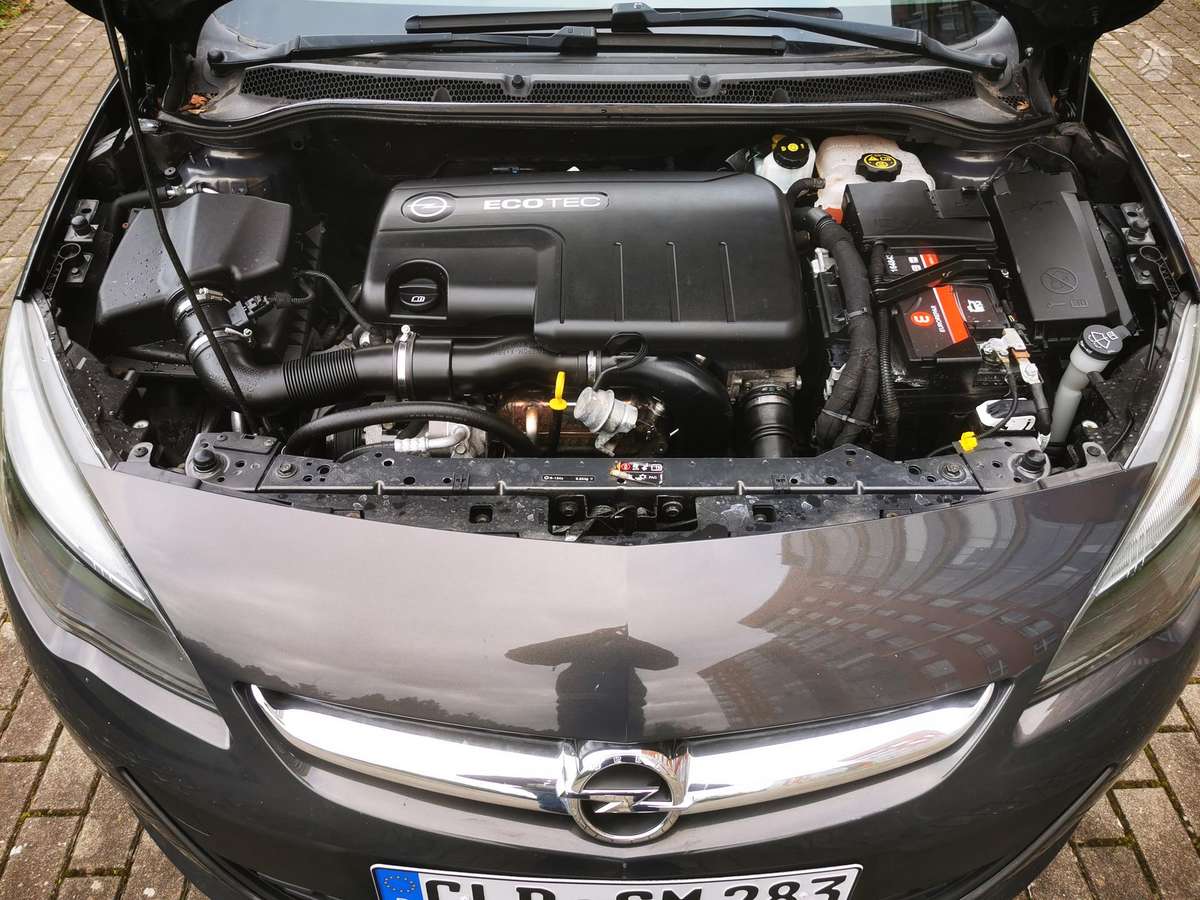 Opel Astra 2013 — photo 33