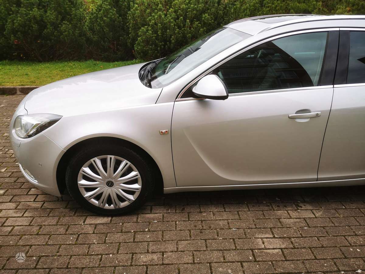 Opel Insignia 2010 — photo 11