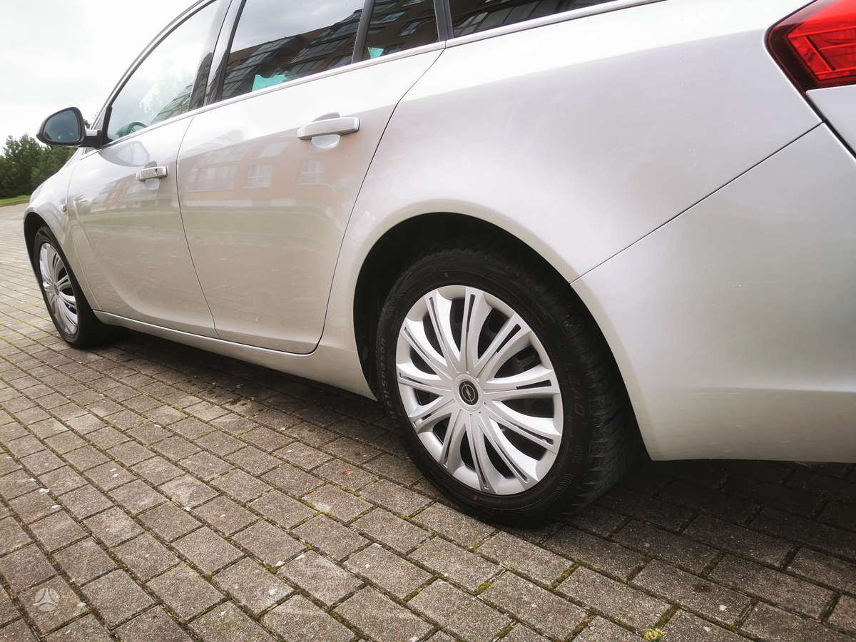 Opel Insignia 2010 — photo 9