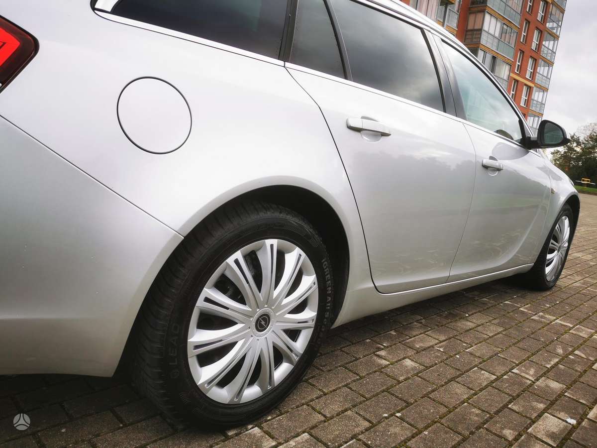 Opel Insignia 2010 — photo 10