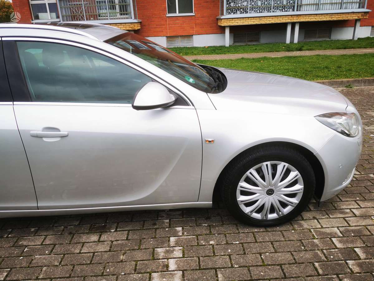 Opel Insignia 2010 — photo 14