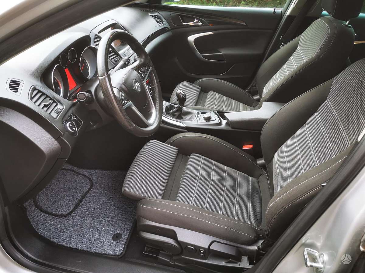 Opel Insignia 2010 — photo 15