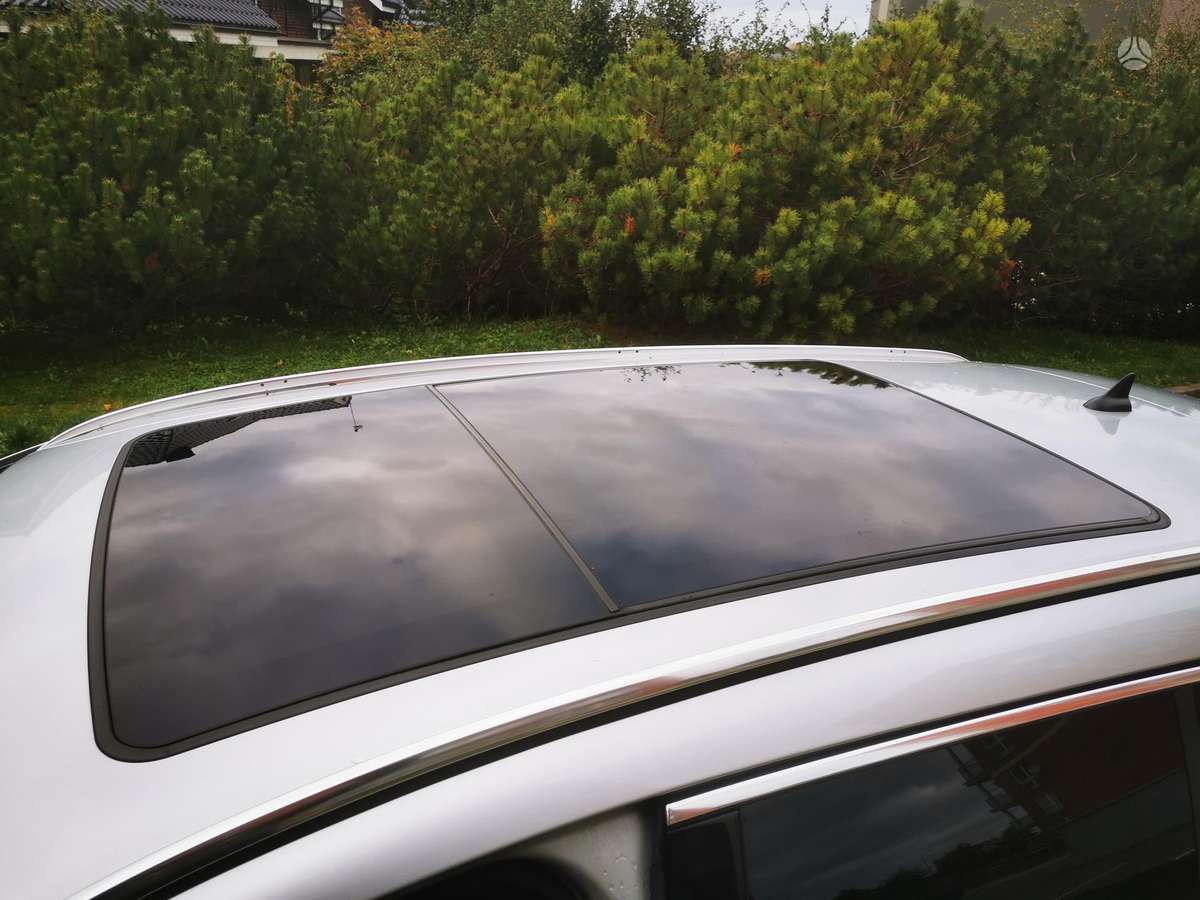 Opel Insignia 2010 — photo 32