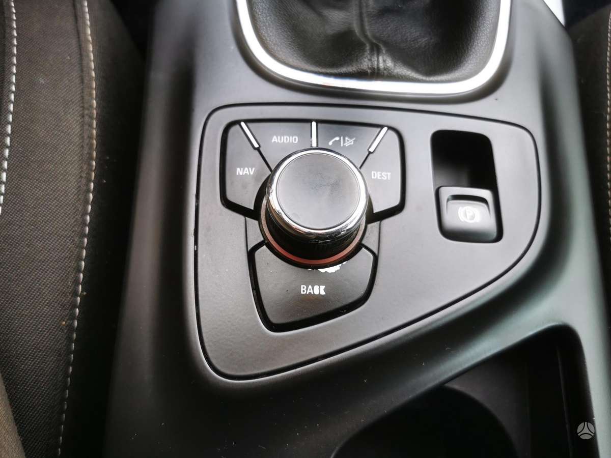 Opel Insignia 2010 — photo 36