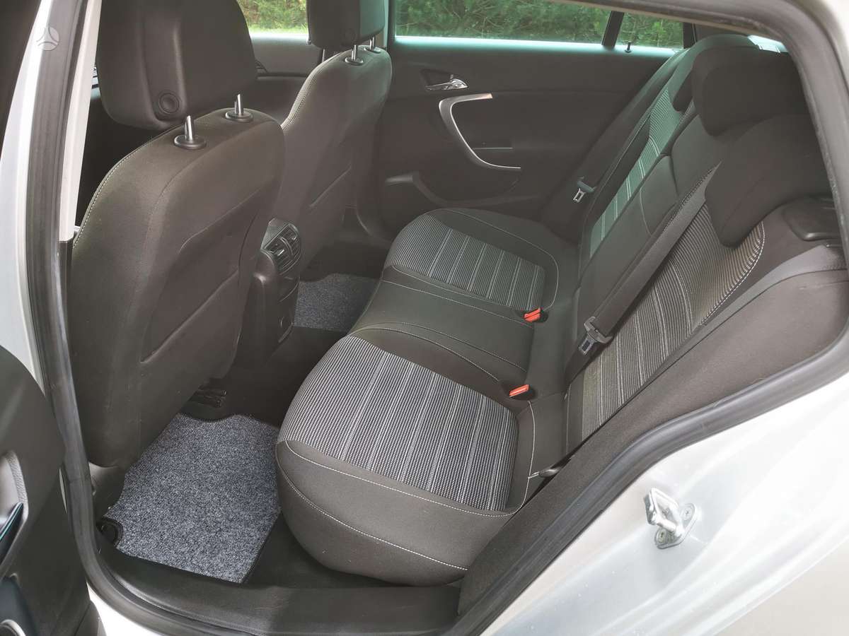 Opel Insignia 2010 — photo 20
