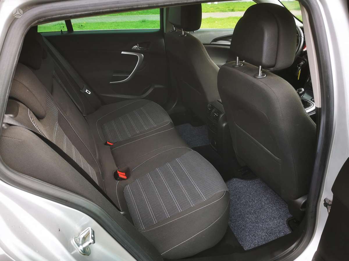 Opel Insignia 2010 — photo 19