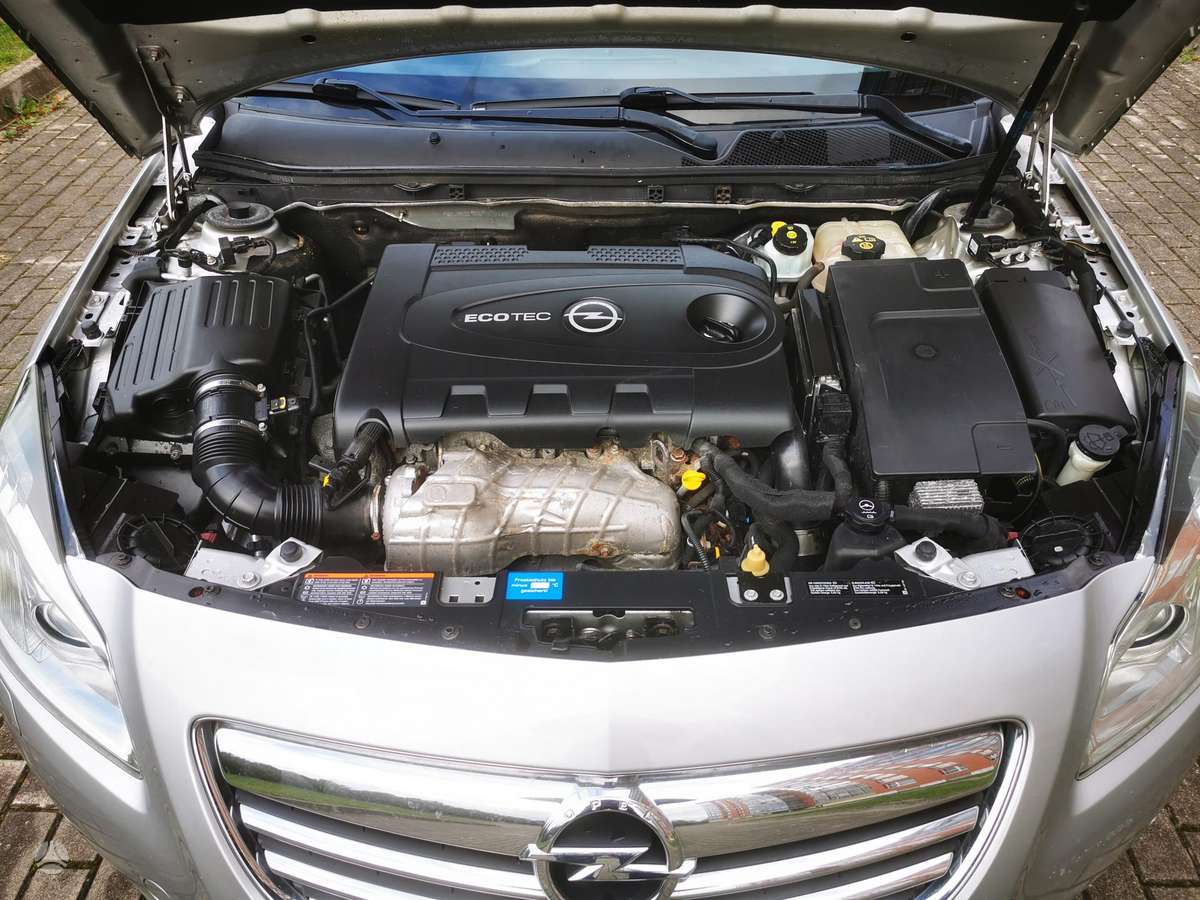 Opel Insignia 2010 — photo 41