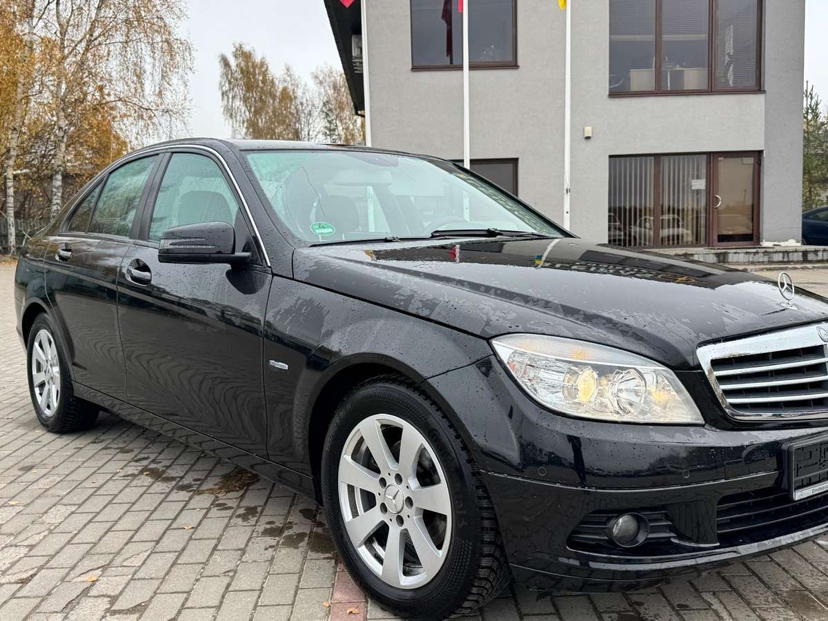 Mercedes-Benz C180