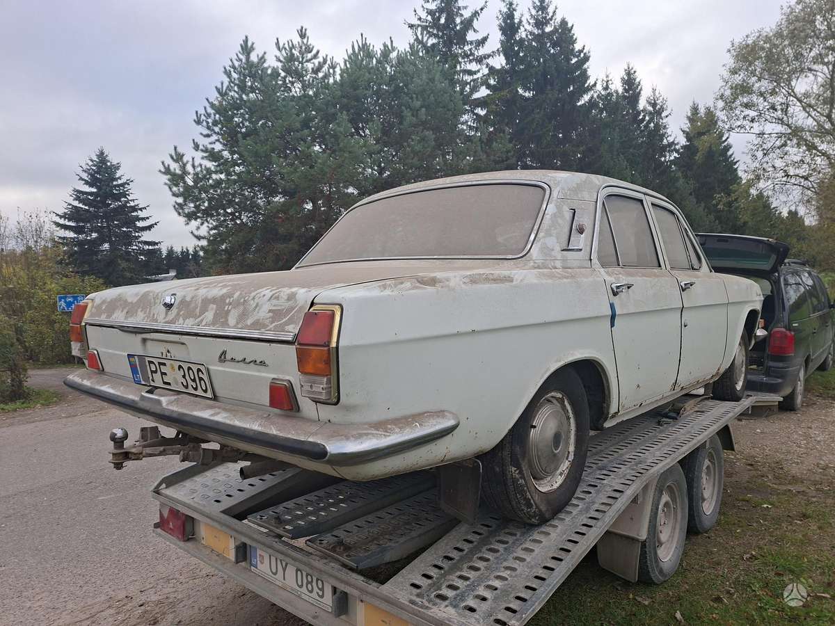 GAZ 24, sedanas
