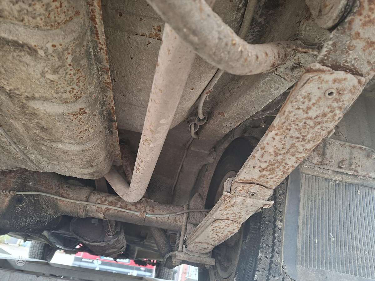 GAZ 24, sedanas
