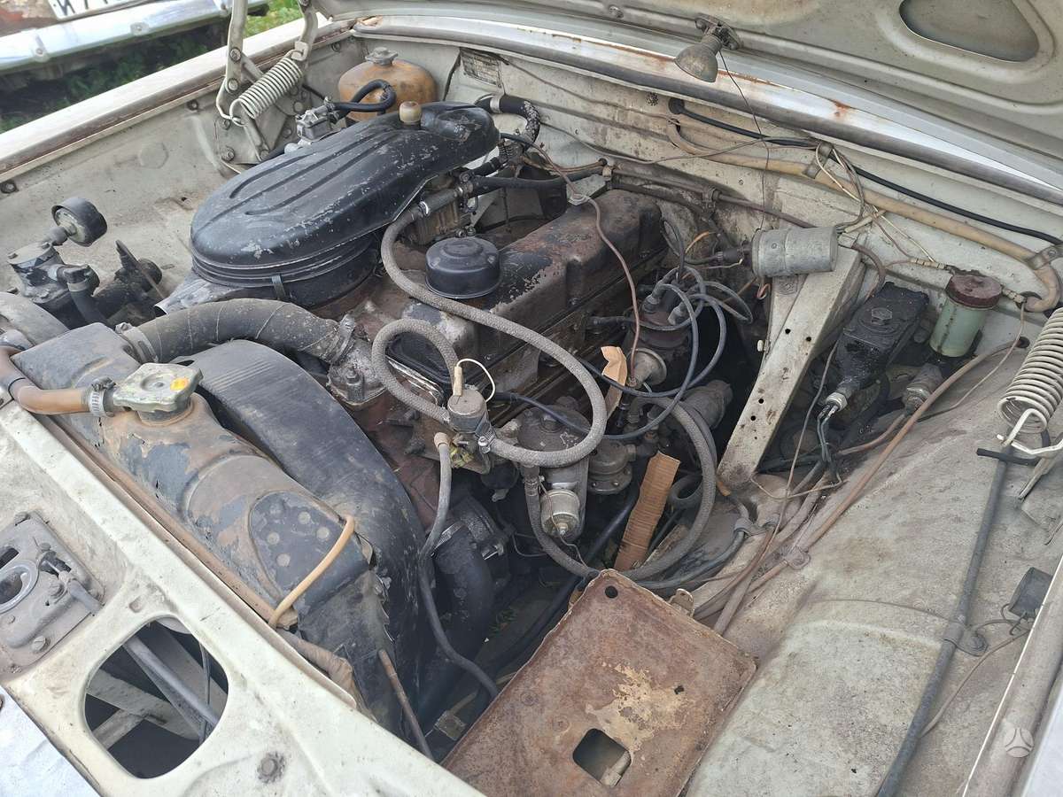 GAZ 24, sedanas