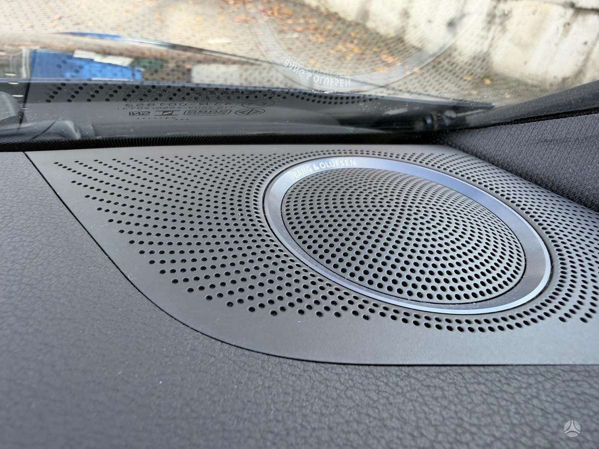 Audi A4, sedanas