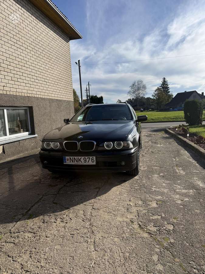 BMW 525