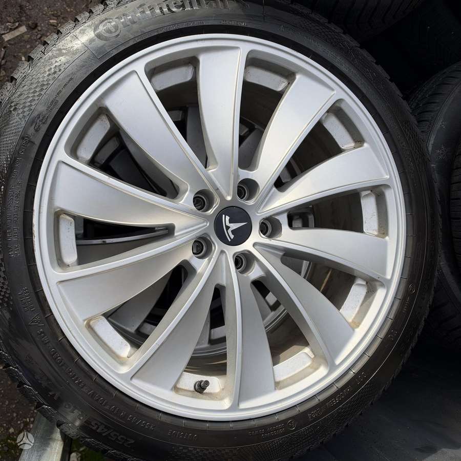 TESLA Model Y, light alloy, R19