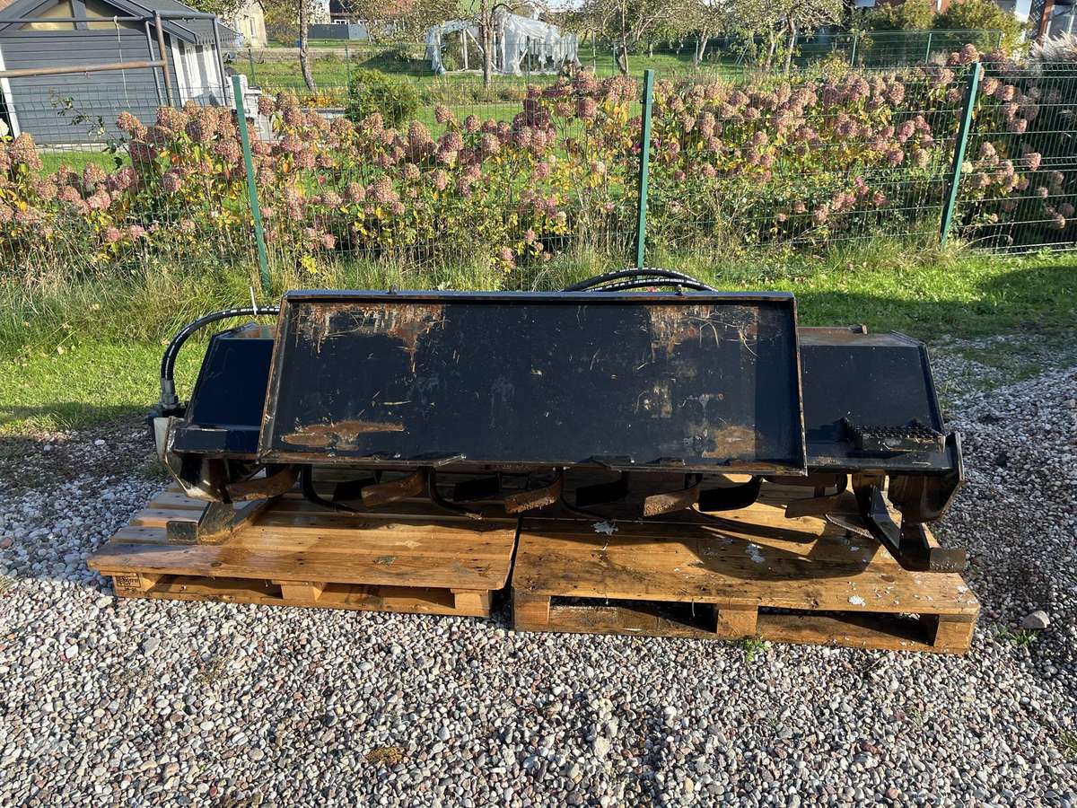 Bobcat 76coliu, landscaping equipment