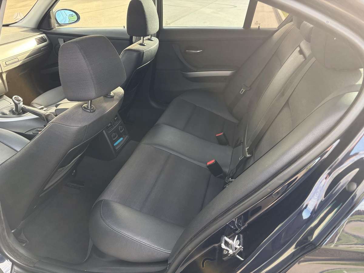 BMW 318, 2.0 l., Седан