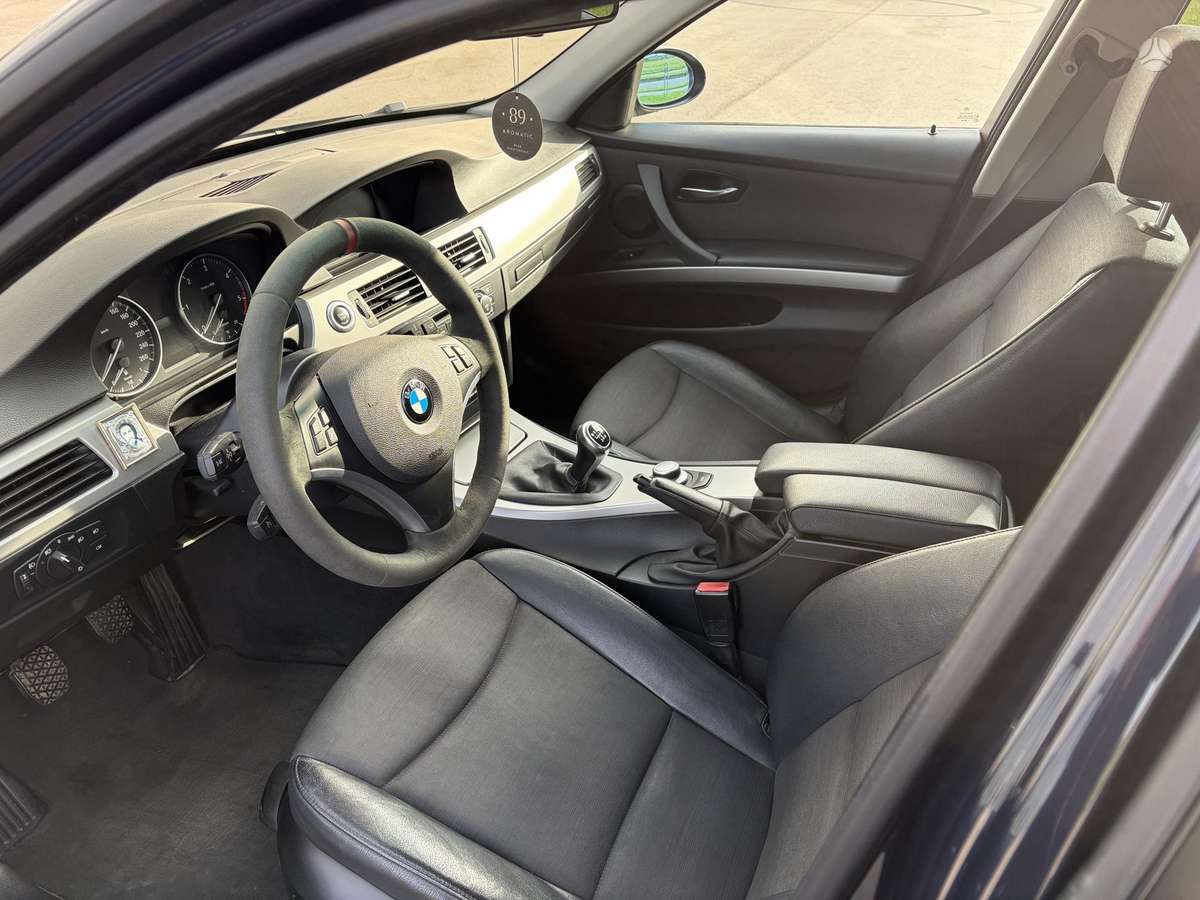 BMW 318, 2.0 l., Седан