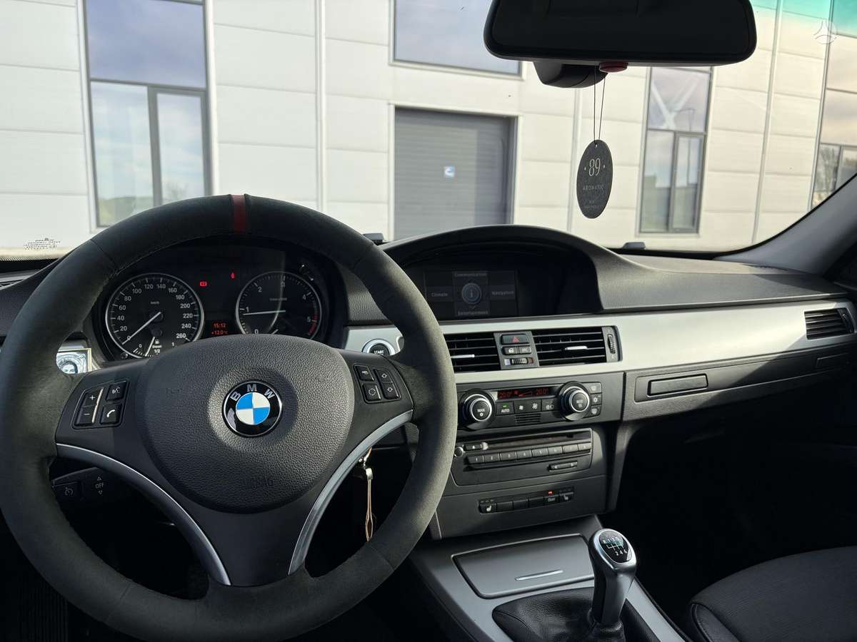 BMW 318, 2.0 l., Седан