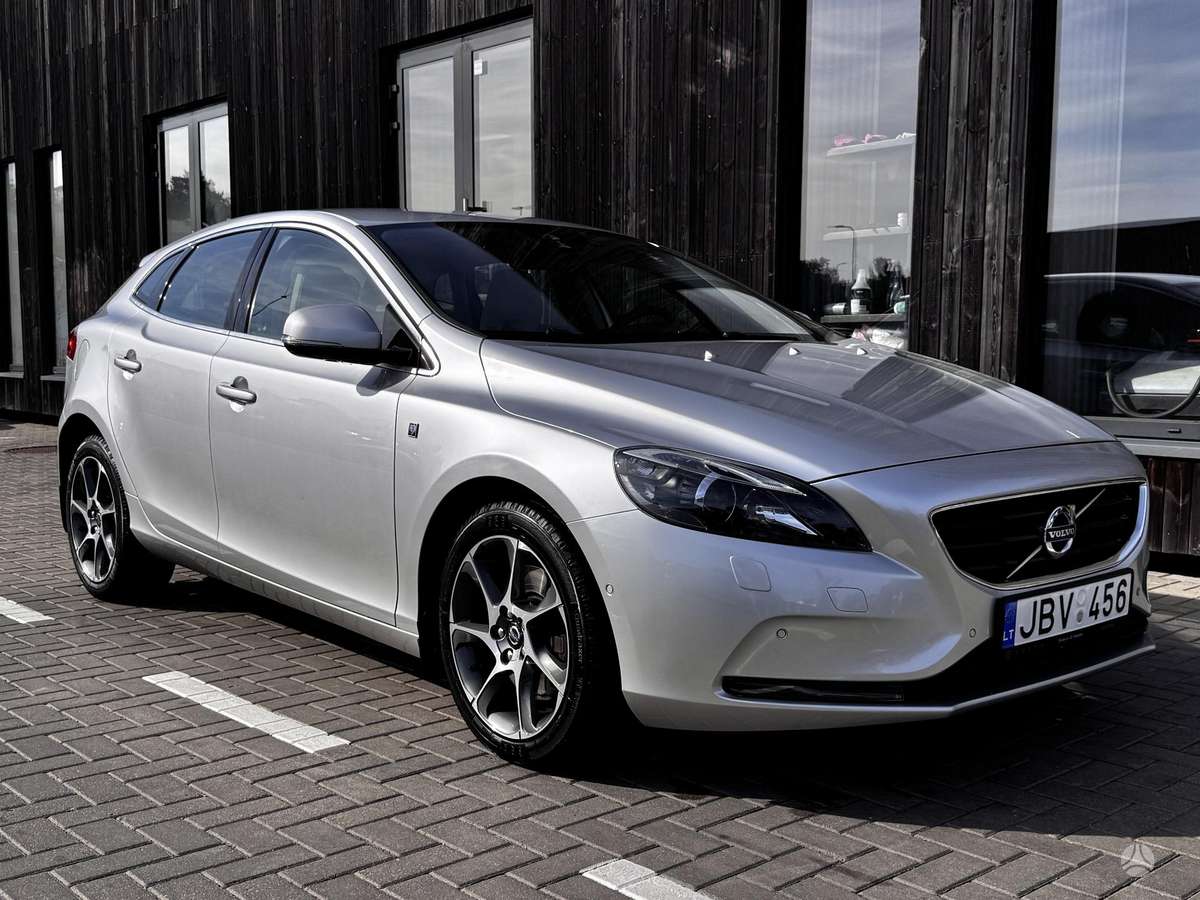 Volvo V40