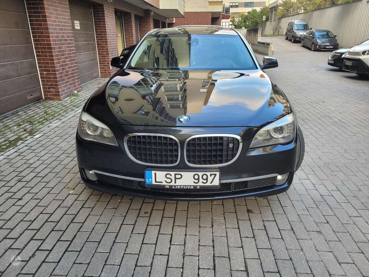 BMW 730