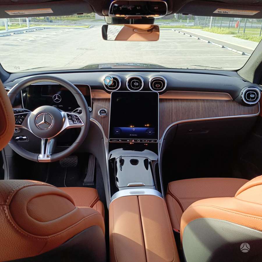 Mercedes-Benz GLC300