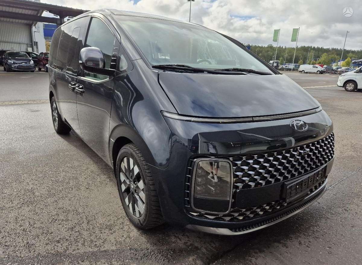 Hyundai Staria