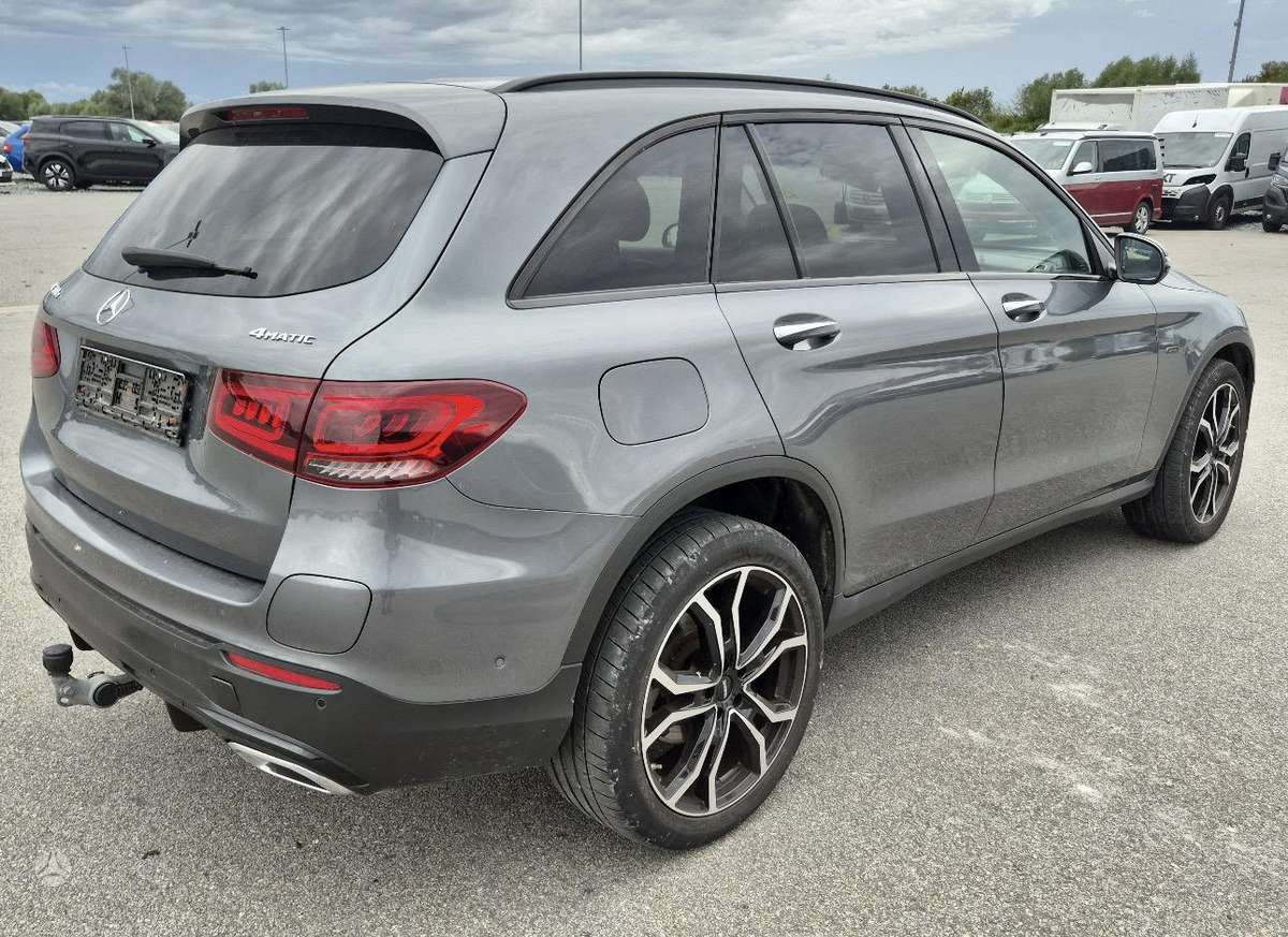 Mercedes-Benz GLC300