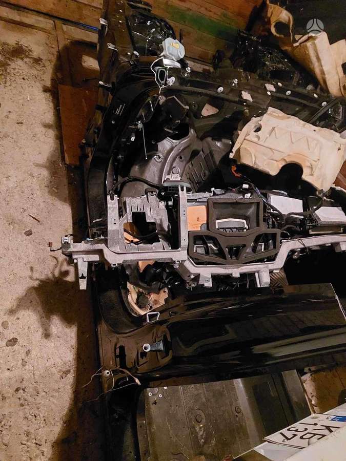 BMW 7 serija kėbulo dalys