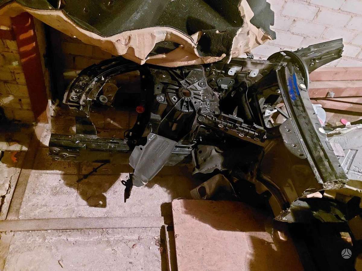 BMW 7 serija детали кузова