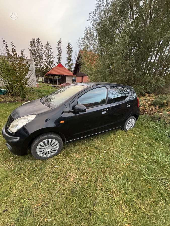 Nissan Pixo
