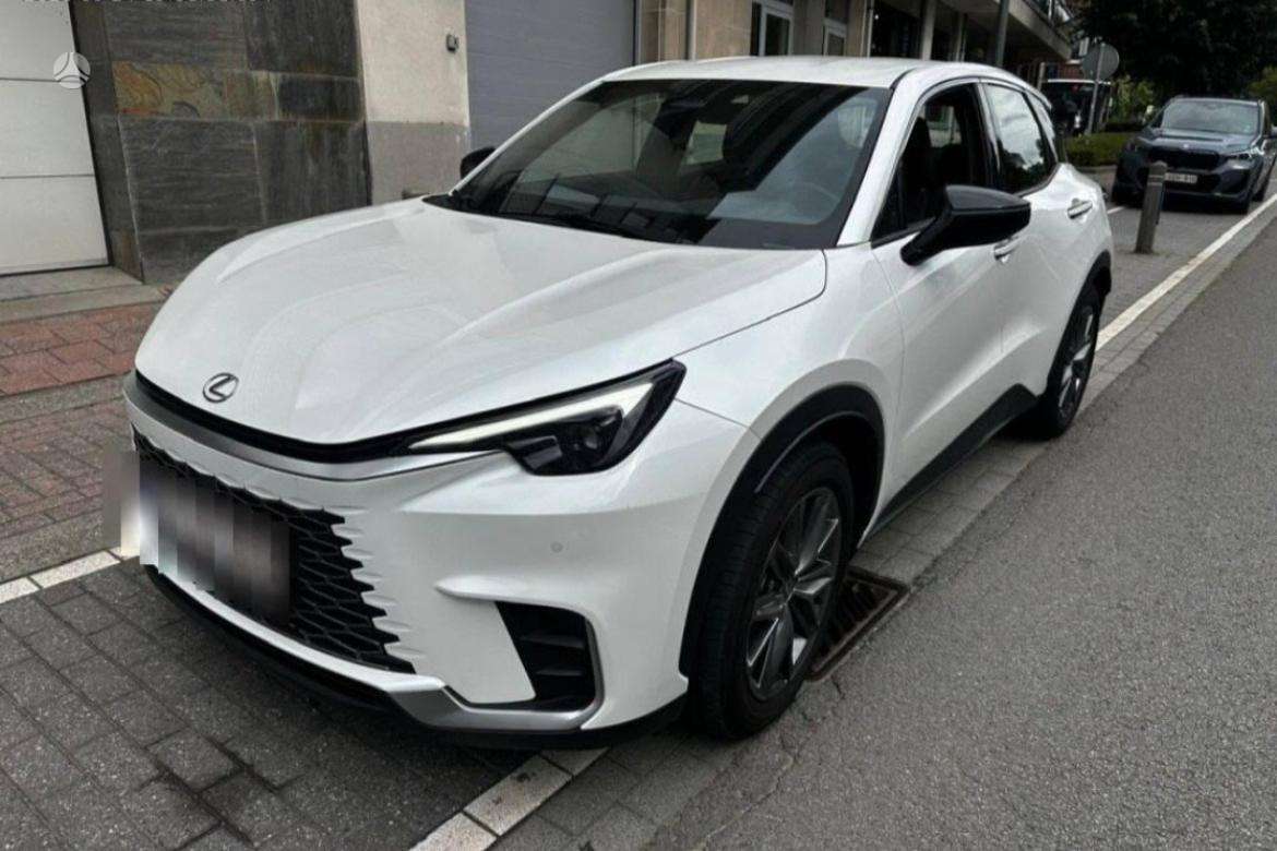 Lexus LBX