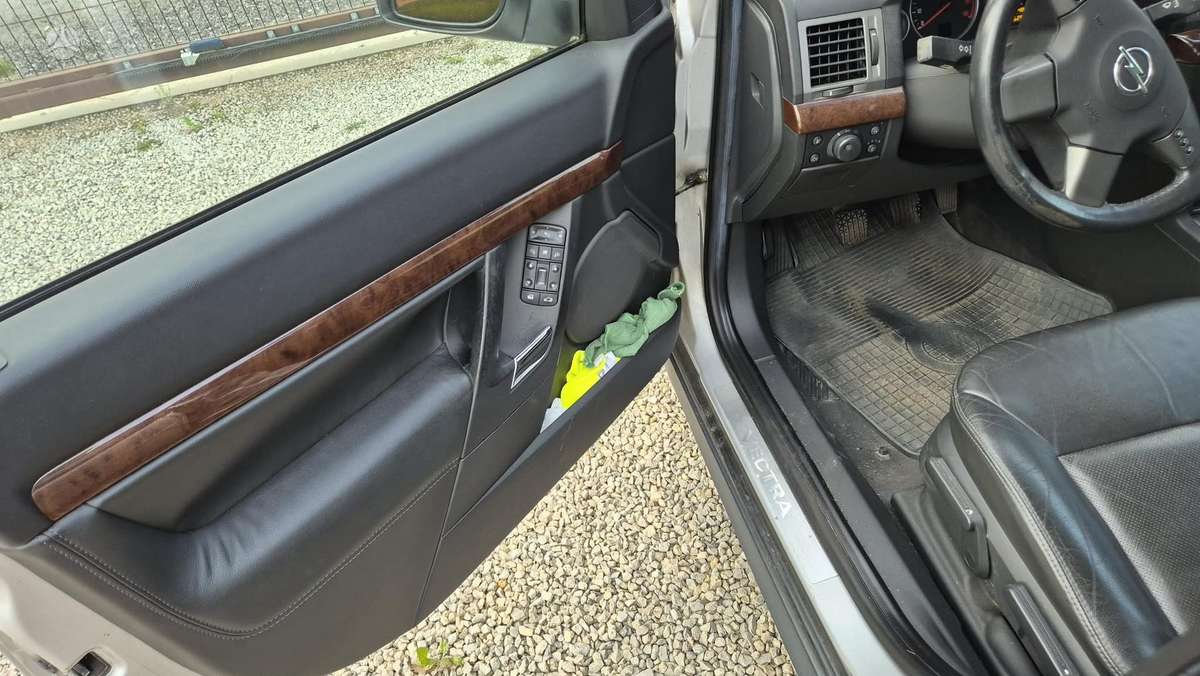 Opel Vectra, 2.2 l., Седан