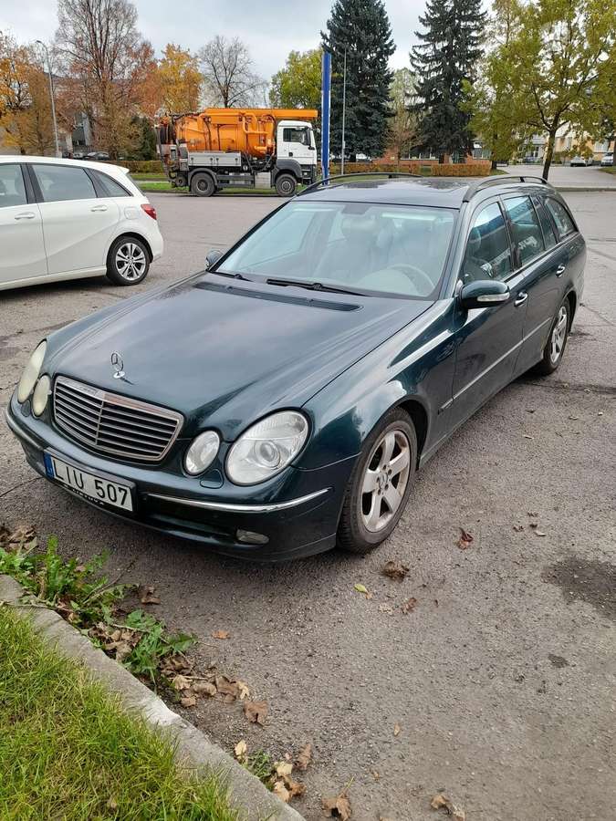Mercedes-Benz E320