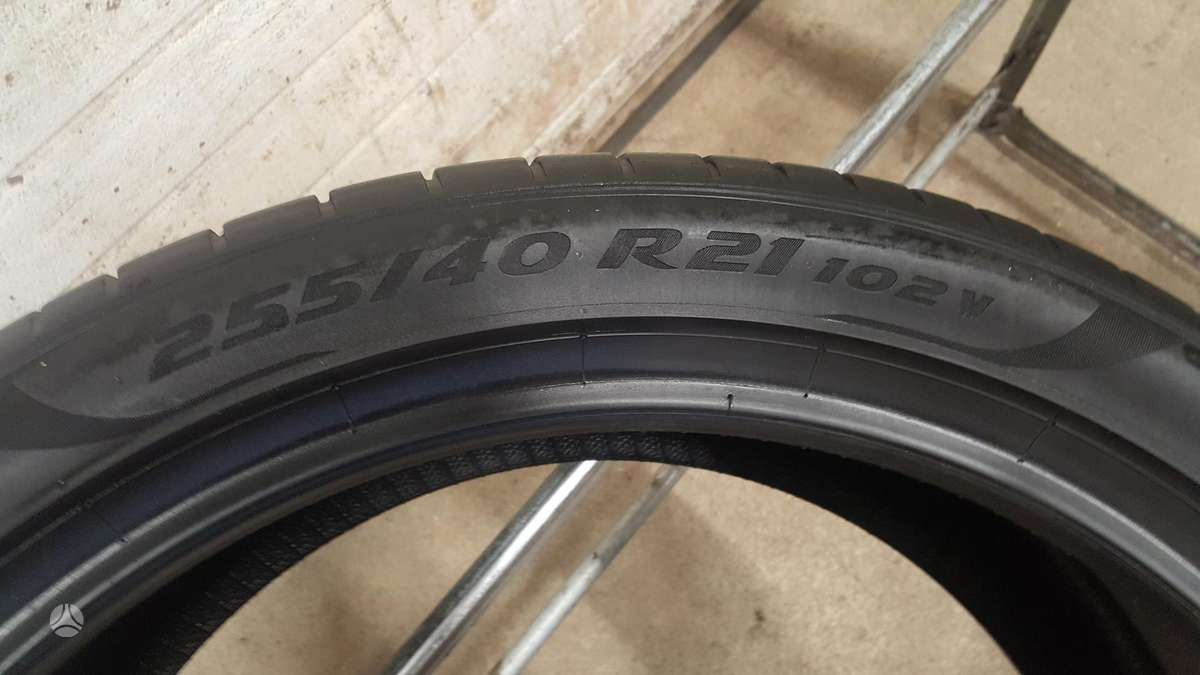 Pirelli P ZERO, summer 255/40 R21