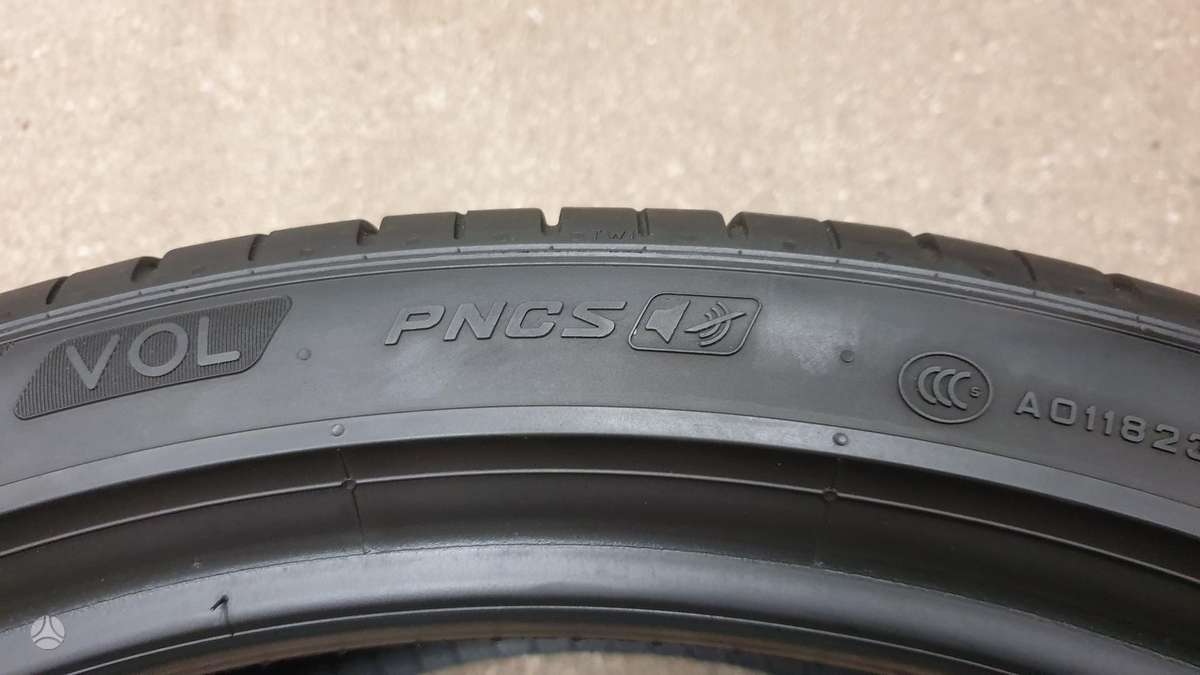 Pirelli PZero TM, vasarinės 265/35 R22