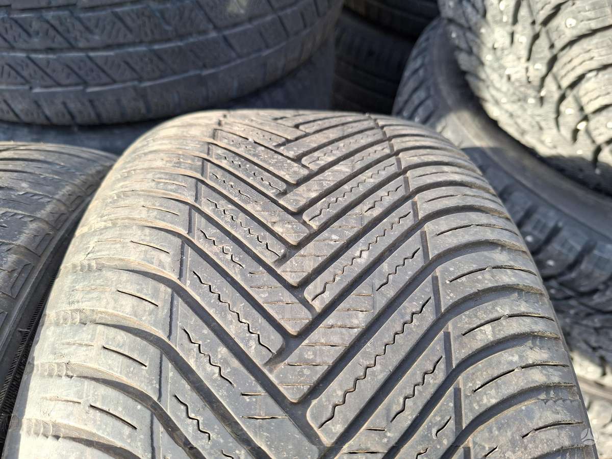 Hankook, всесезонные 245/40 R18
