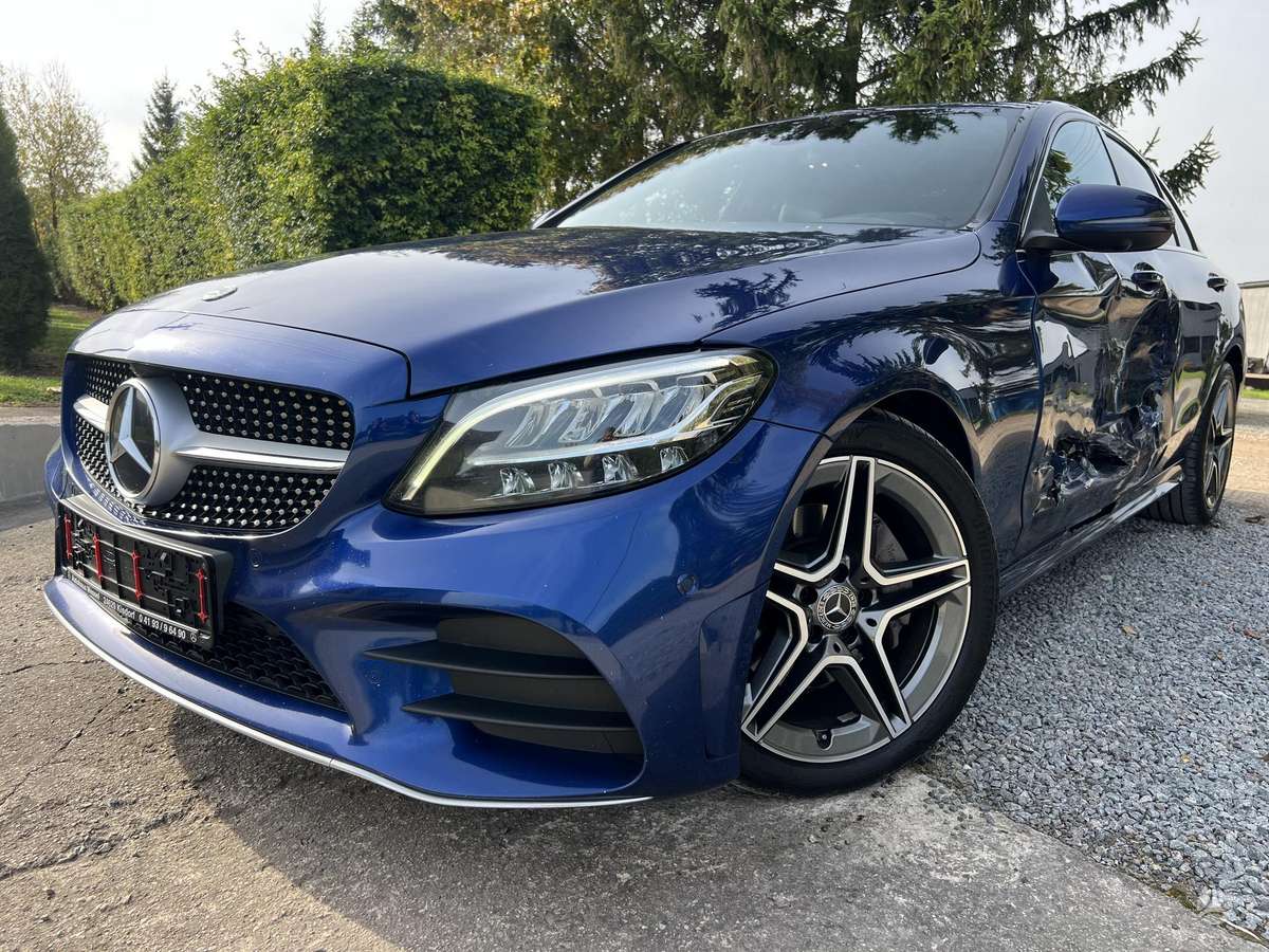 Mercedes-Benz C220