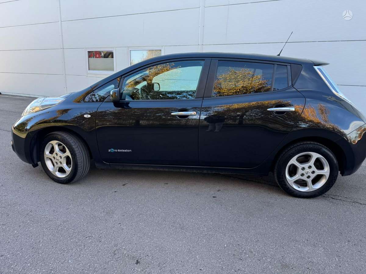Nissan Leaf, 30 kWh, hatchback