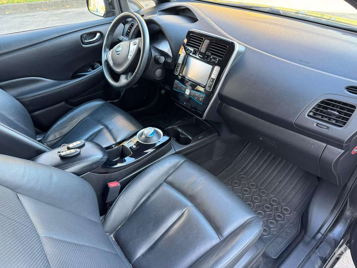 Nissan Leaf, 30 kWh, hatchback
