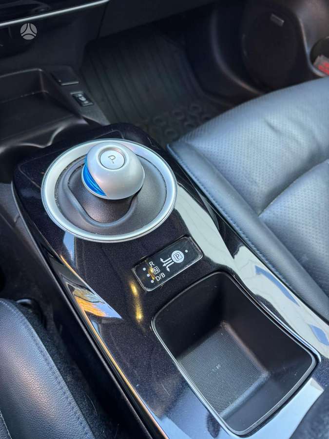 Nissan Leaf, 30 kWh, hatchback