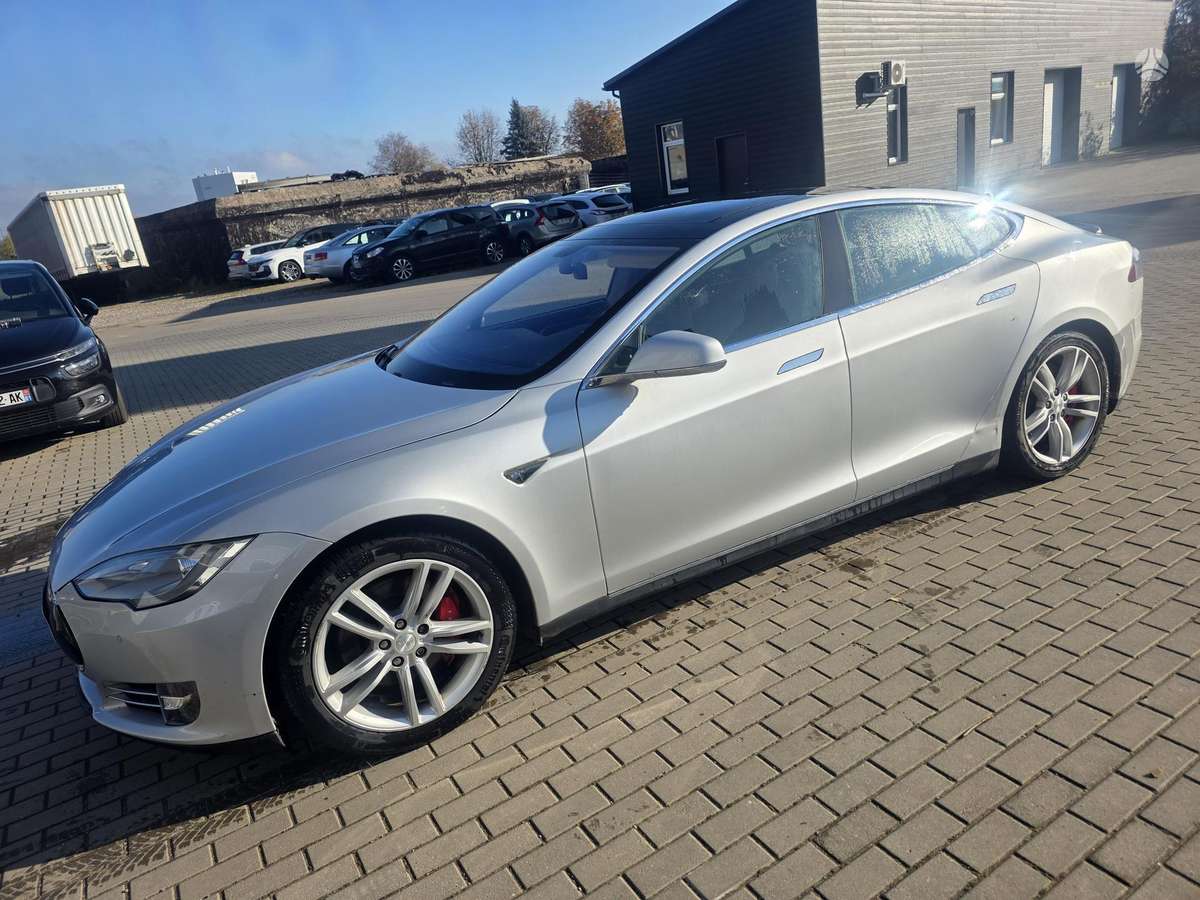 Tesla Model S, 85 кВт·ч, Хэтчбек