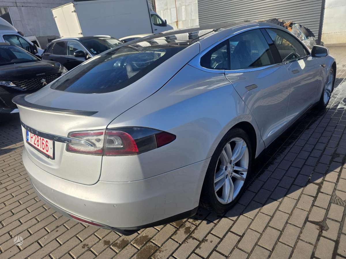Tesla Model S, 85 кВт·ч, Хэтчбек