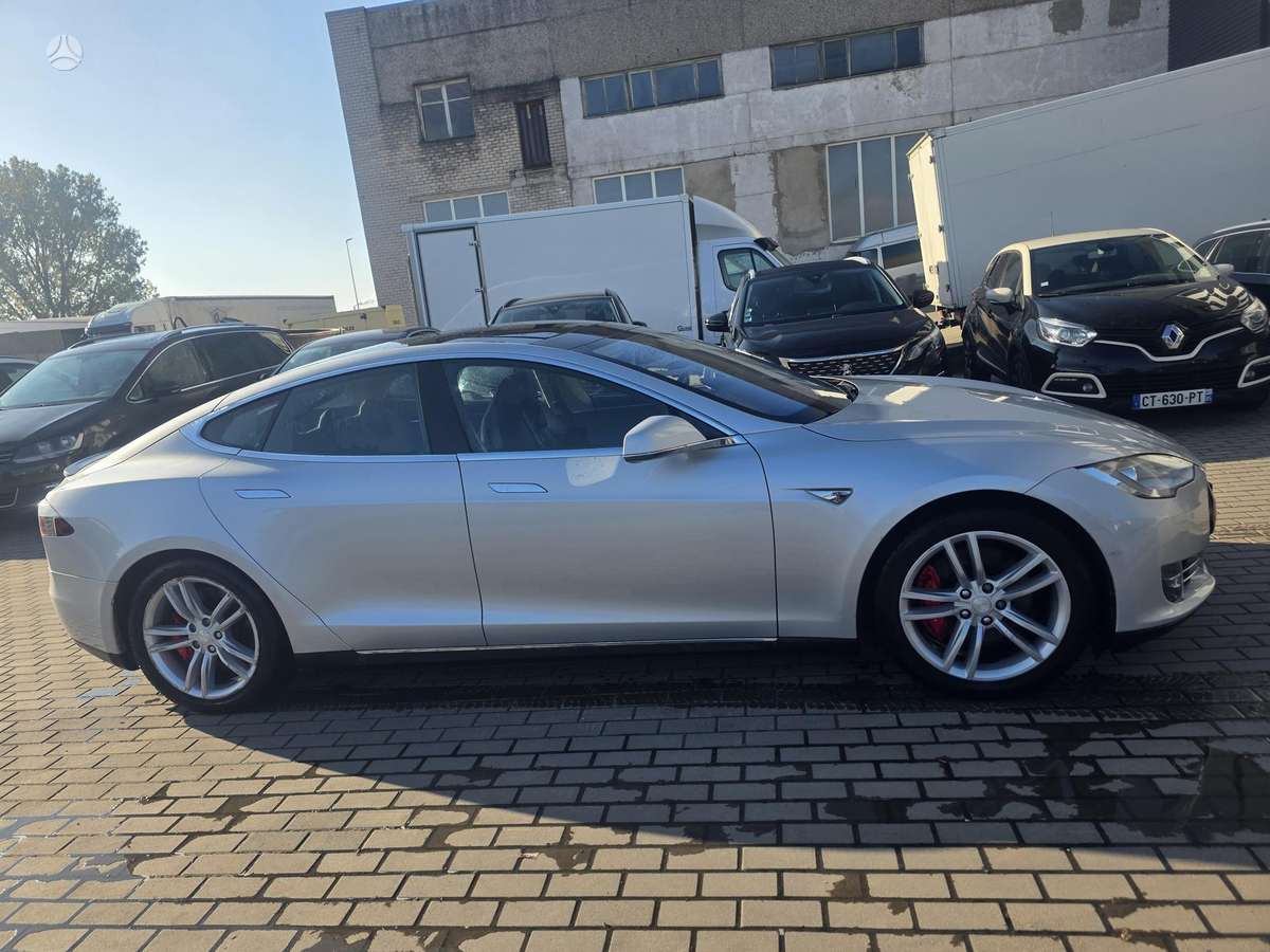 Tesla Model S, 85 kWh, hatchback