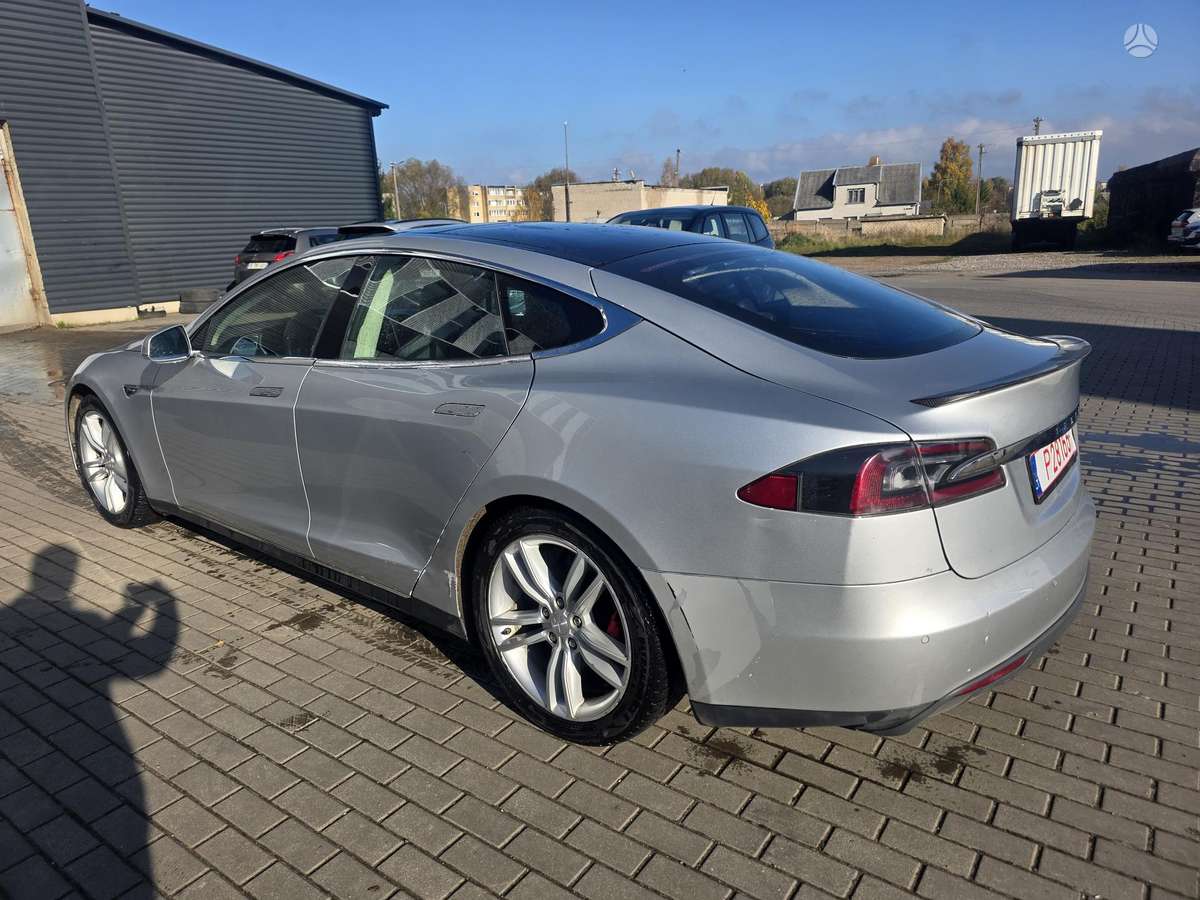Tesla Model S, 85 kWh, hatchback
