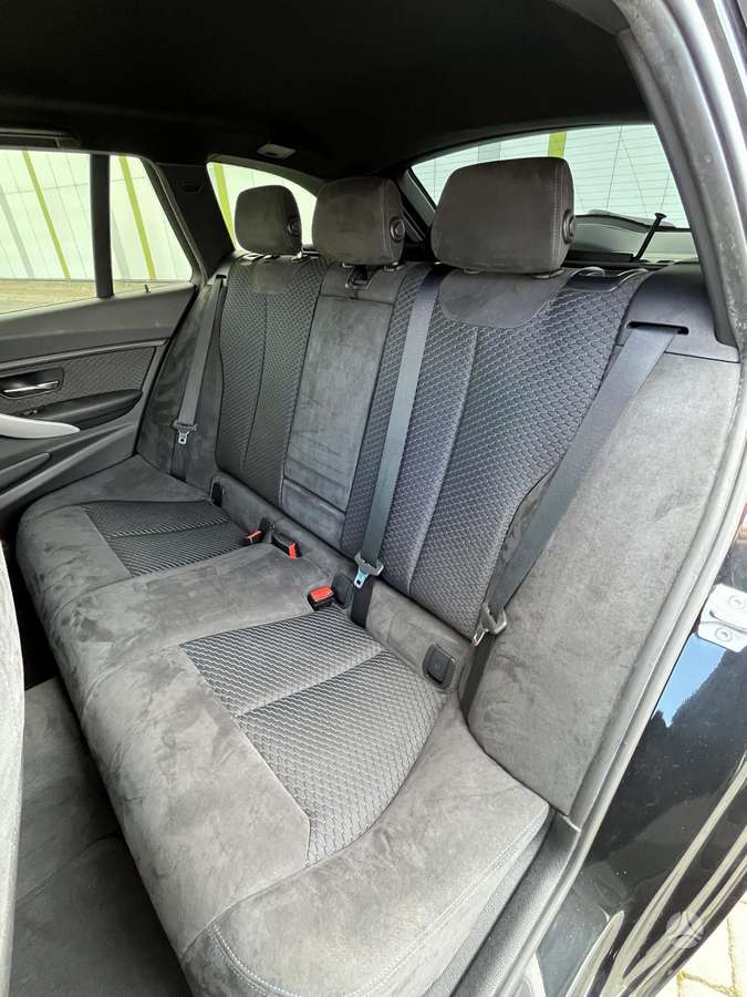 BMW 318, Универсал