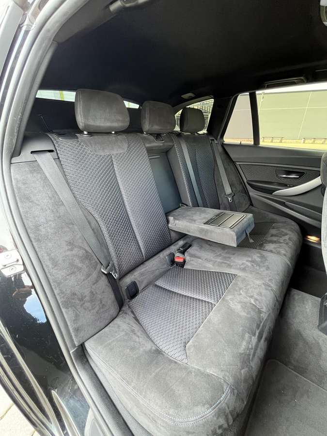 BMW 318, Универсал