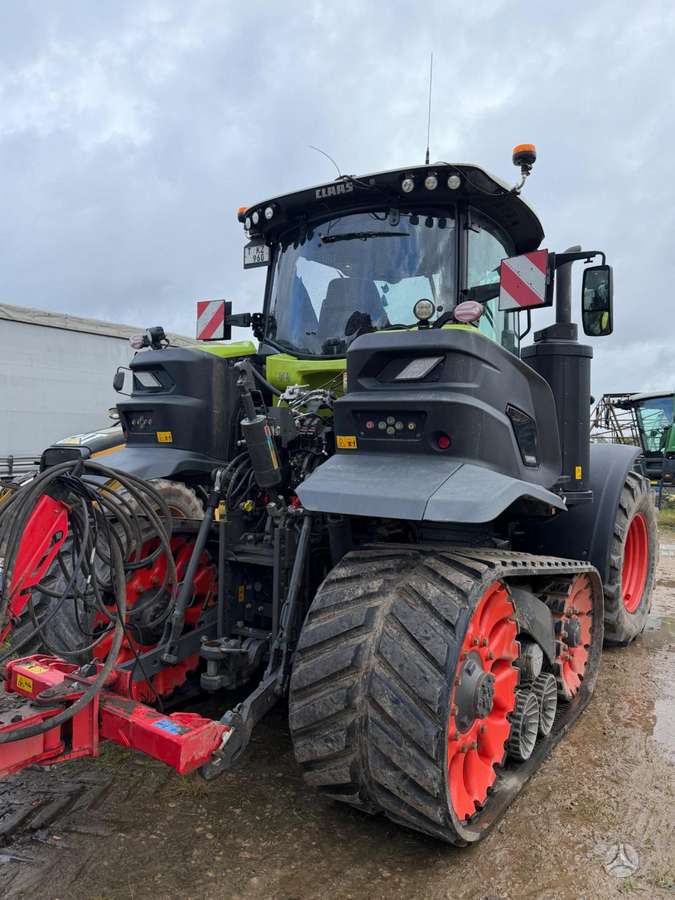 Claas Axion 960TT, tractors