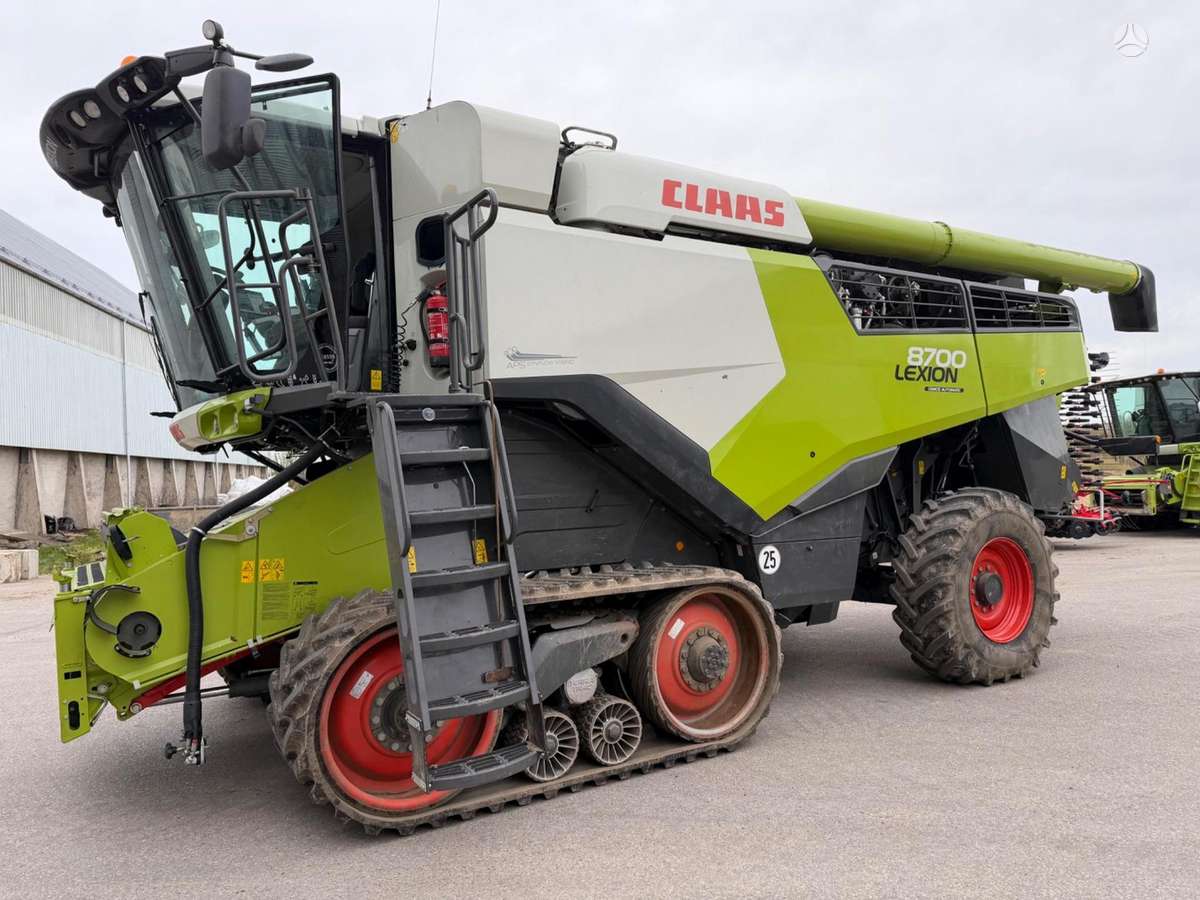 Claas Lexion 8700TT, combine harvesters